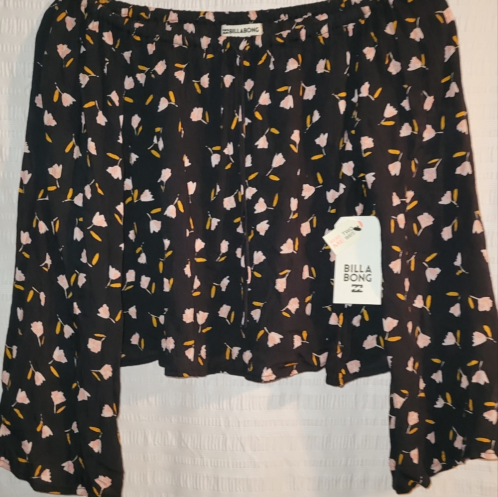 NTW Billabong crop blouse. Sz Small.  Off shoulder/on shoulder. Black w/flowers